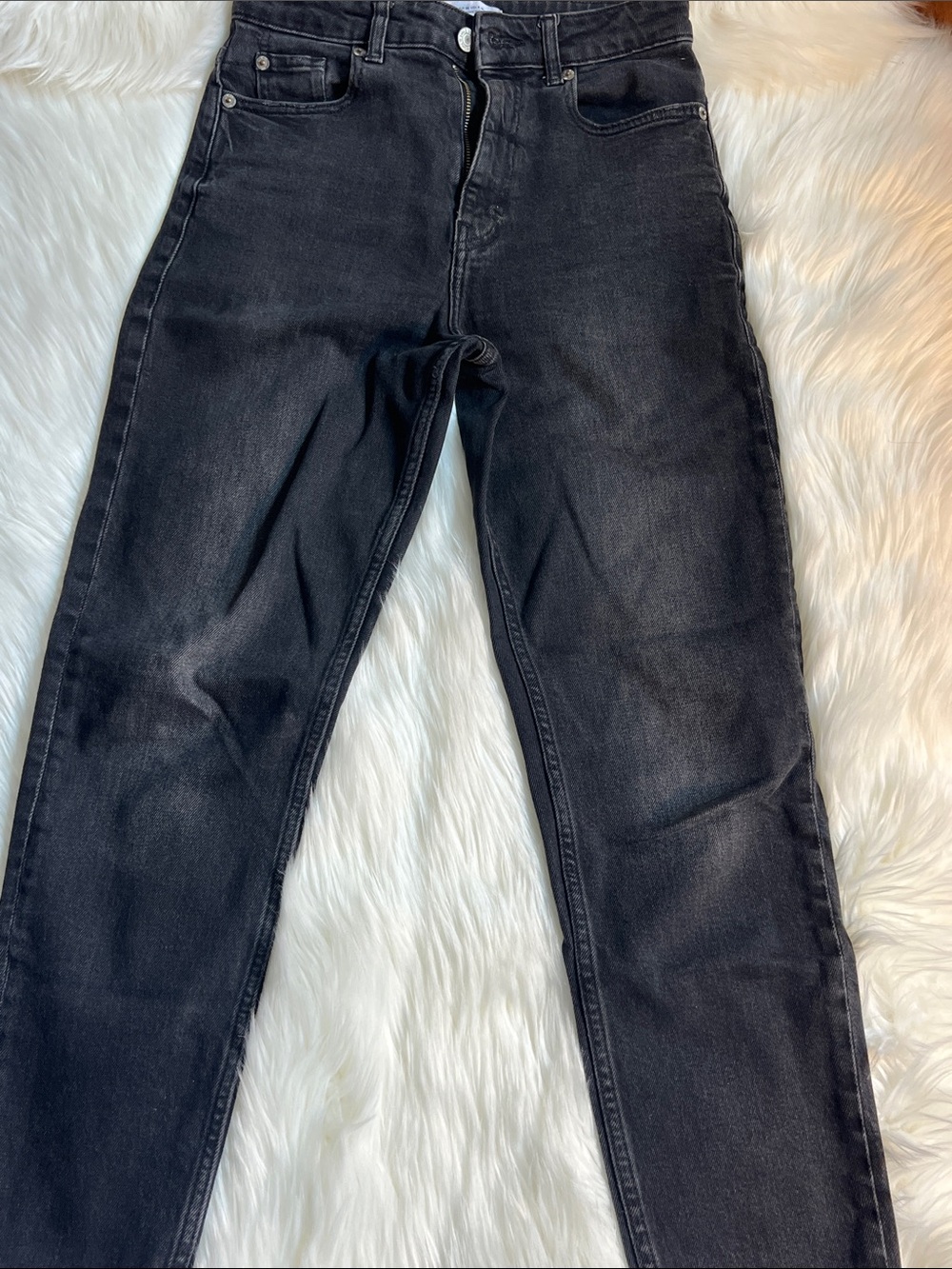 Zara High-Rise Mom Fit Jeans – Washed Charcoal Black (Size 4 / 36)